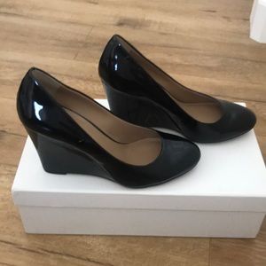 Patterned leather heels